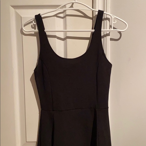 Cute plain black dress - Picture 2 of 3